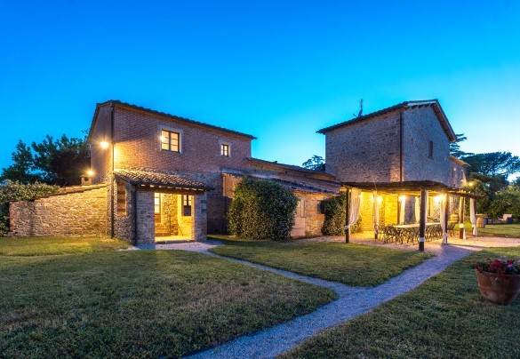 Il podere costruito in pietra le cui origini risalgono orientativamente ai primi dell’800 - Nonno Fernando