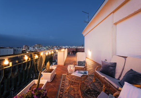 Zona relax al tramonto. Nova Domus
