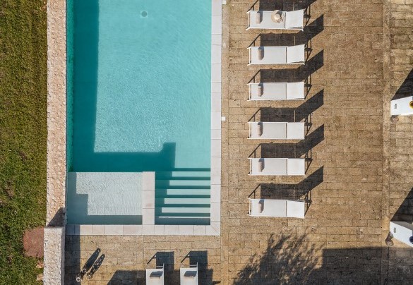 The splendid salt swimming pool - Opuntia Trulli e Lamie