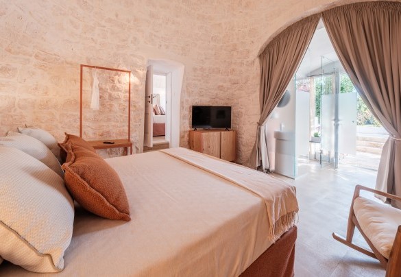 Double bedroom n. 1 with split beds and en-suite bathroom - Opuntia Trulli e Lamie
