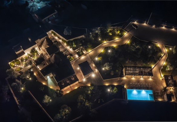 Veduta aerea della villa e del parco - Opuntia Trulli e Lamie