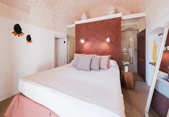 Double bedroom n. 2 with en-suite bathroom - Opuntia Trulli e Lamie
