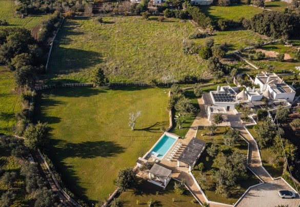 Veduta aerea della villa e del parco - Opuntia Trulli e Lamie
