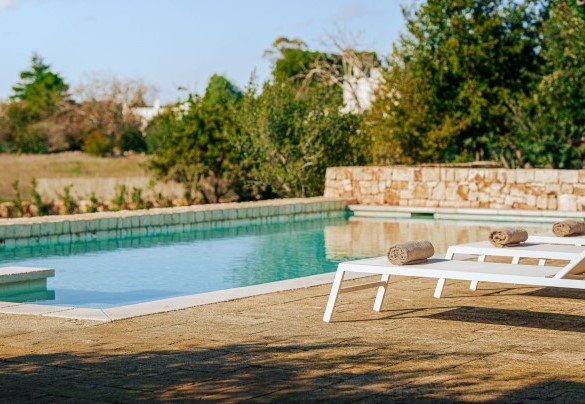 The splendid salt swimming pool - Opuntia Trulli e Lamie