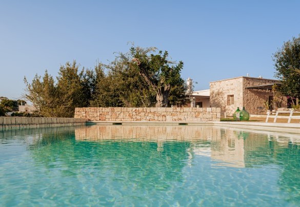 La splendida piscina al sale - Opuntia Trulli e Lamie