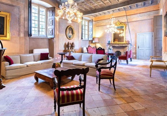 The grand noble hall with antique coffered ceiling dating back to the 1600s - Palazzo Pozzobonelli