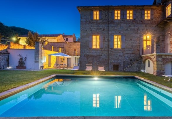 And everything lights up, even the pool - Palazzo Pozzobonelli