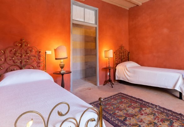 The twin bedroom (7) at the upper floor - Palazzo Pozzobonelli