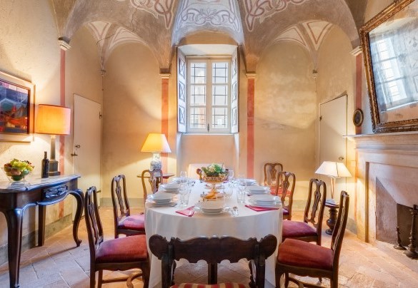 The dining room with the rare vaulted umbrella ceiling - Palazzo Pozzobonelli