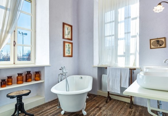 The ensuite bathroom of the double bedroom (1) at the ground floor - Palazzo Pozzobonelli