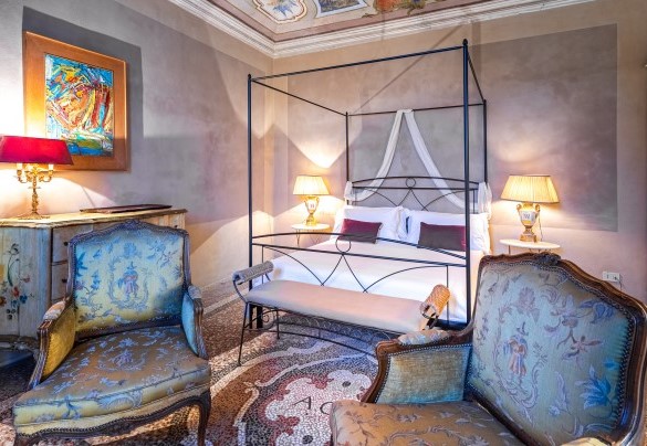 The rare "Venetian" inlaid floor of a double bedroom (4) at the ground floor - palazzo Pozzobonelli