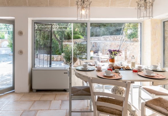 The area dedicated to lunch in the main lamia with kitchen – Pigreco