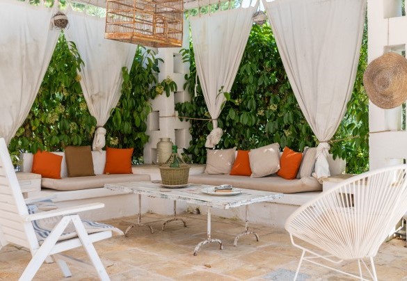 The sitting room of the main pergola – Pigreco