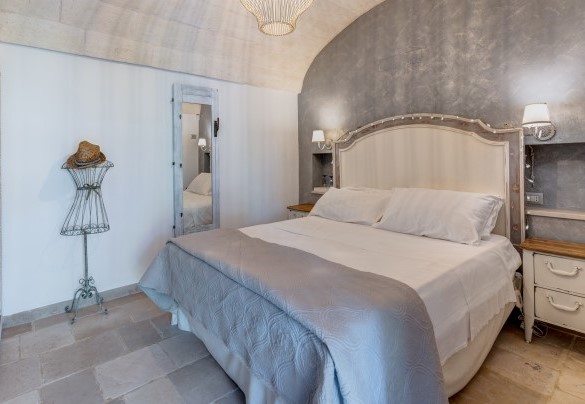 Double bedroom of the Lamia Bruja with en-suite bathroom - Pigreco