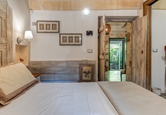 Double bedroom of the Lamia Tata with en.suite bathroom - Pigreco