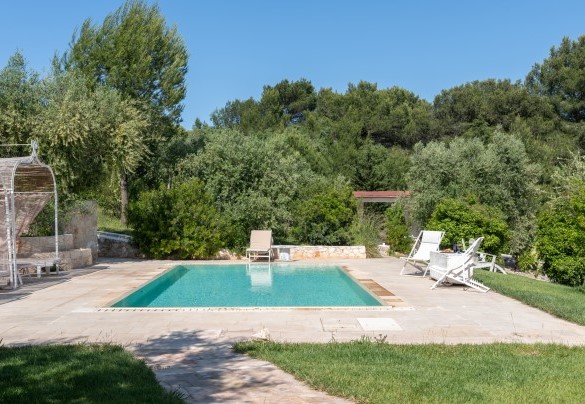 The spacious and suggestive pool area – Pigreco