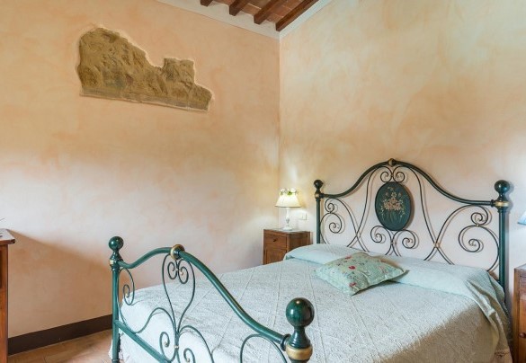 Double bedroom n.4 with en-suite bathroom, on the first floor – Podere Bagnolo 8