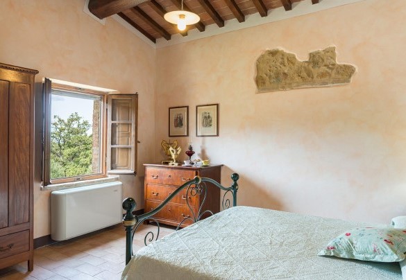 Double bedroom n.4 with en-suite bathroom, on the first floor – Podere Bagnolo 8