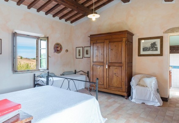 Double bedroom n.3 with en-suite bathroom, on the first floor – Podere Bagnolo 8