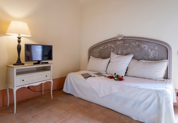 Double sofa bed on the ground floor (Unit 3)  - Podere Bellaria