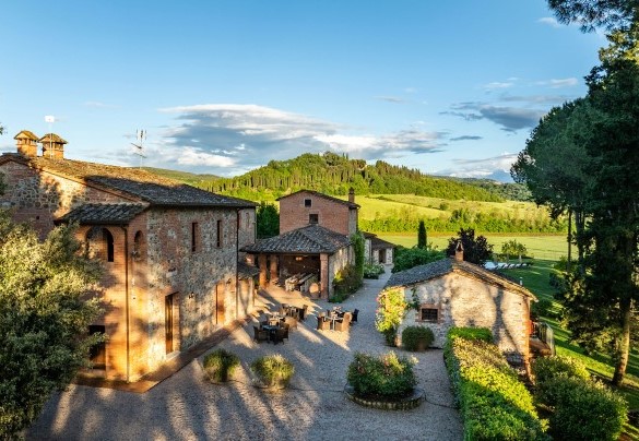 Ampi spazi esterni definiti dal curatissimo parco - Podere Bellaria