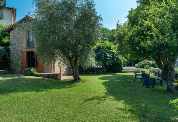 La struttura è una caratteristica casa in pietra che ha mantenuto inalterato lo stile toscano delle abitazioni di campagna - Podere Belvedere