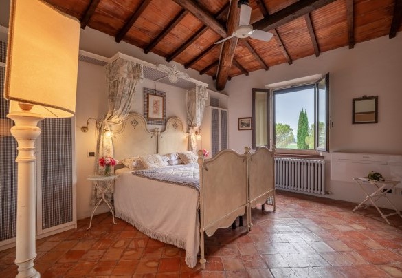Double bedroom no.6 on the first floor - Podere Casanovina