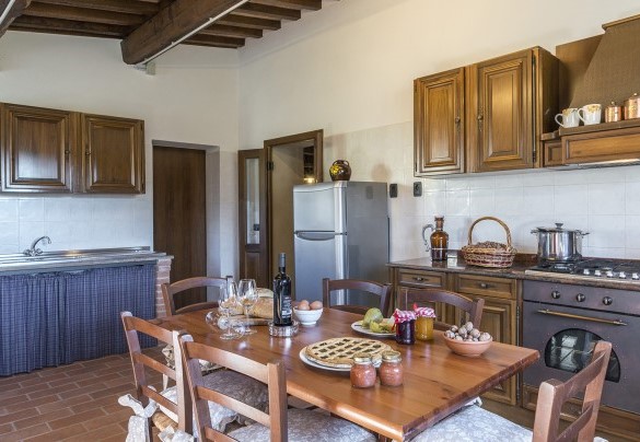 La cucina principale al piano terra - Podere Collelungo