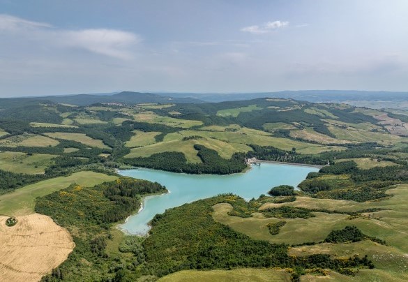 Il lago e la diga di San Casciano - Podere Collelungo