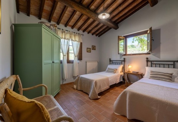 Twin bedroom n.6 with joinable beds in Annex n.2 - Podere Collelungo