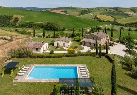 La grande piscina recintata - Podere Collelungo