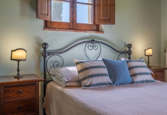 Double bedroom n.5 with exit to the garden in Annex n.1 - Podere Collelungo