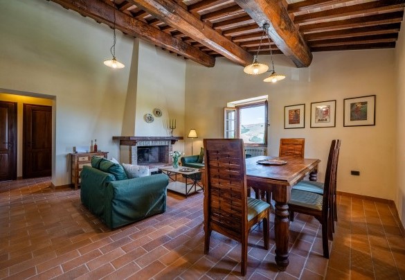  Living/dining room on the first floor - Podere Collelungo