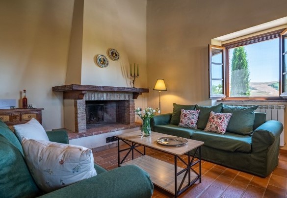 Living/dining room on the first floor - Podere Collelungo
