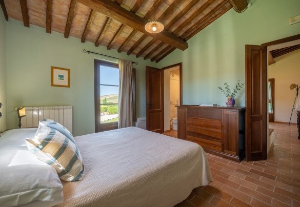 Double bedroom n.5 with exit to the garden in Annex n.1 - Podere Collelungo
