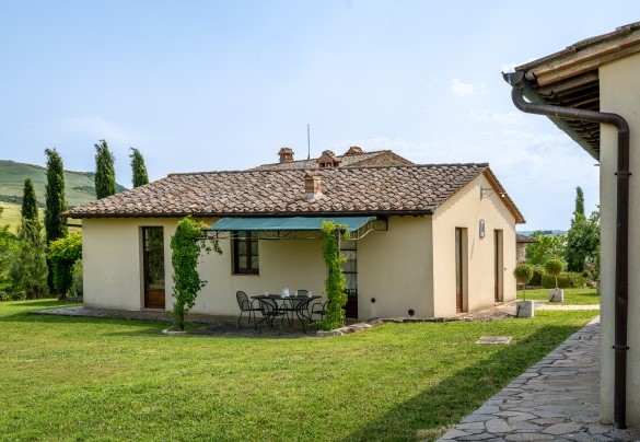 Gli annessi accanto al casale - Podere Collelungo