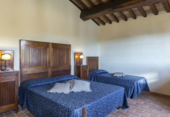Camera matrimoniale n.3 con letto singolo a richiesta, al primo piano - Podere Collelungo