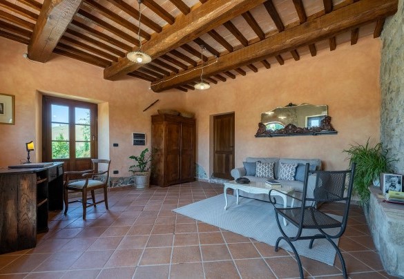 The reading room on the ground floor - Podere Collelungo