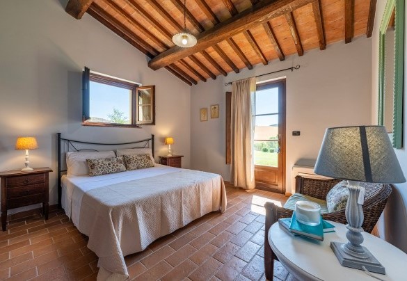 Double bedroom n.7 with exit to the garden in Annex n.2 - Podere Collelungo