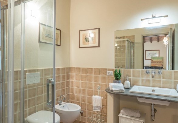 Bagno en suite con doccia n.2 – Podere di Salci 