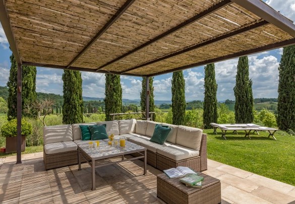  Gazebo furnished with sofa and table - Podere Fabbrica