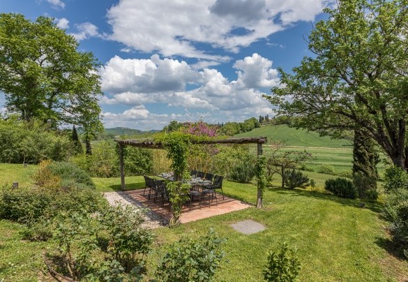 The property set in the hills of San Casciano dei Bagni and Chiusi - Podere Fabbrica