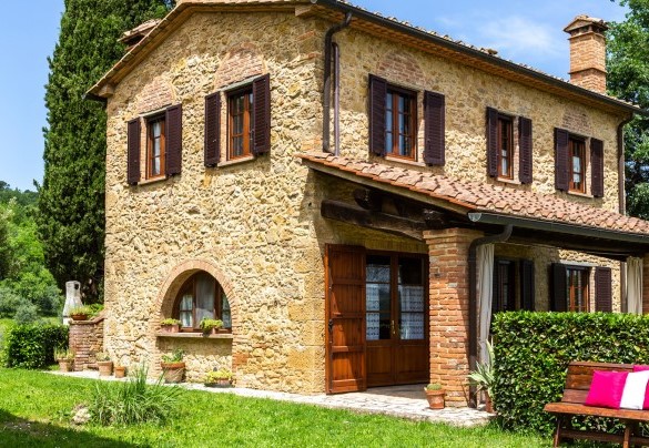  Il giardino è caratterizzato da circa 1500 metri quadrati di prato – Podere Fornacchia 