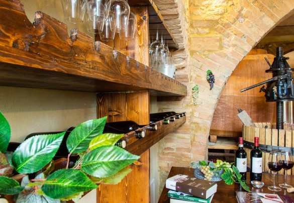 Degustazioni nella cantina. A richiesta – Podere Fornacchia