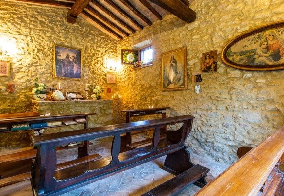Cappella consacrata per matrimoni. A richiesta – Podere Fornacchia 