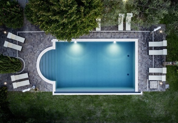 La piscina nelle luci della sera - Podere Gellino