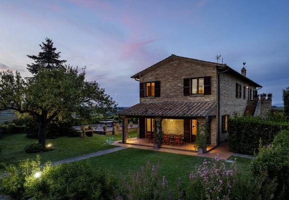 Il casale nei toni del tramonto - Podere Gellino