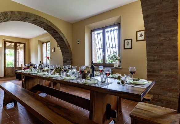 Il tavolo da pranzo al piano terra del casale - Podere Gellino