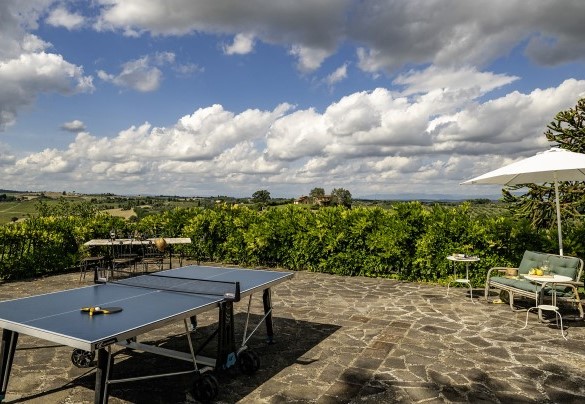 La terrazza panoramica con tavolo da ping pong - Podere Gellino