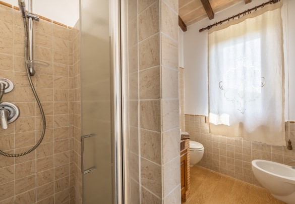 Bagno en suite con doccia n.6 - Podere Gellino